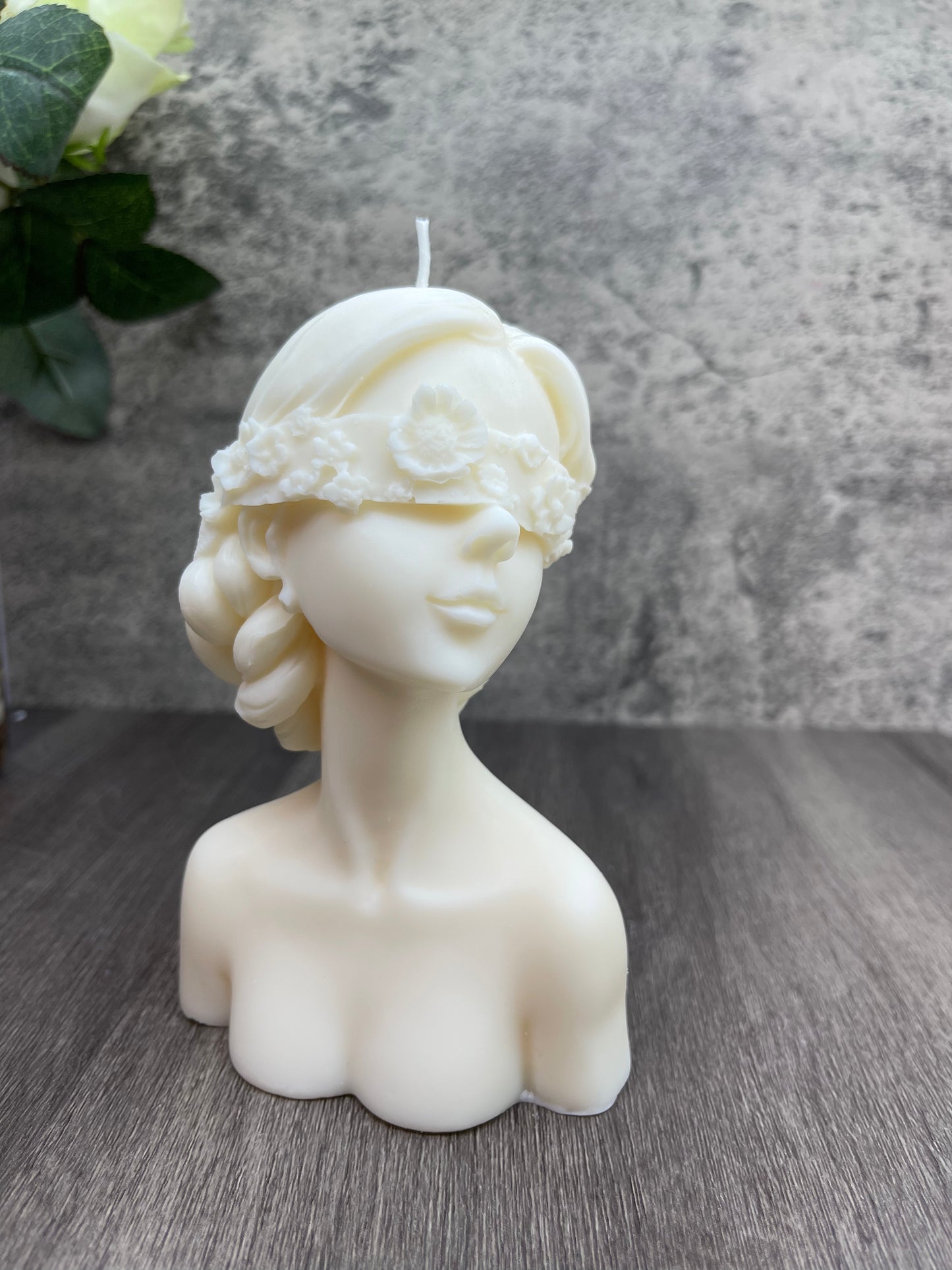La Belle (Blind Folded)