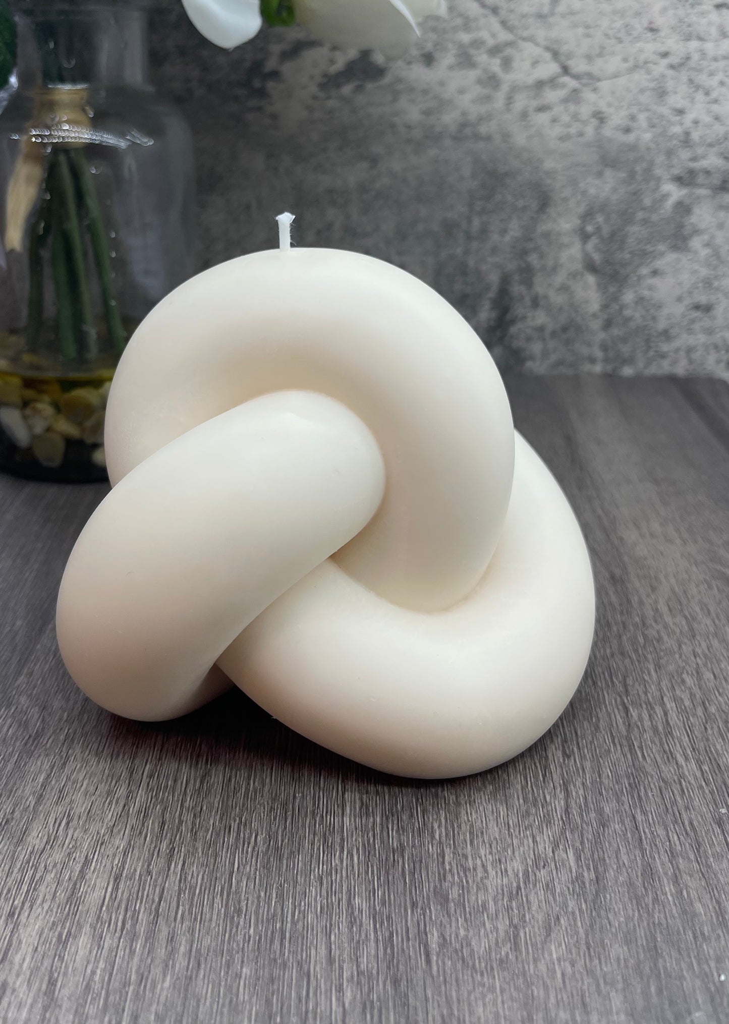 Large Knot