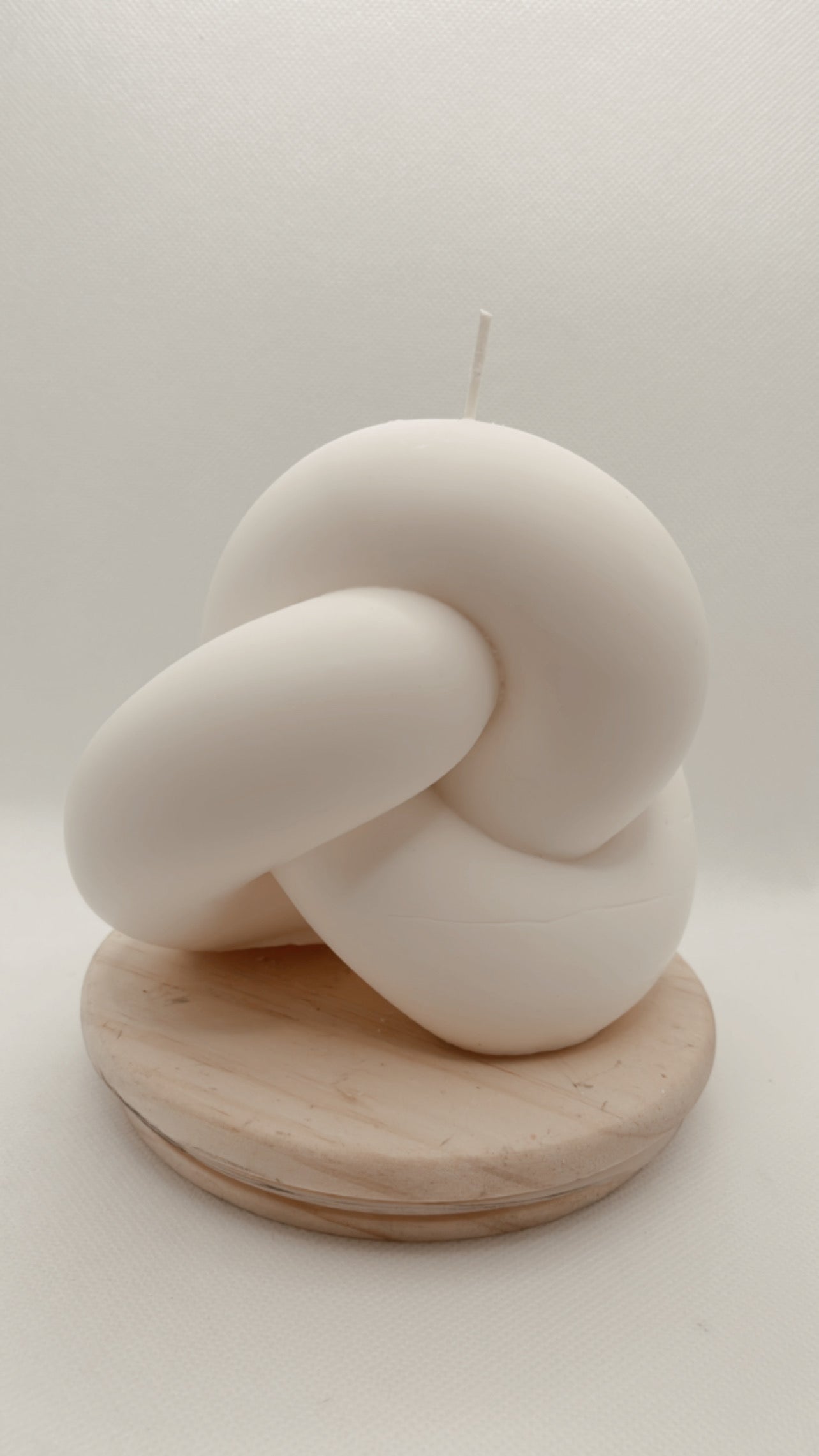 Large Knot