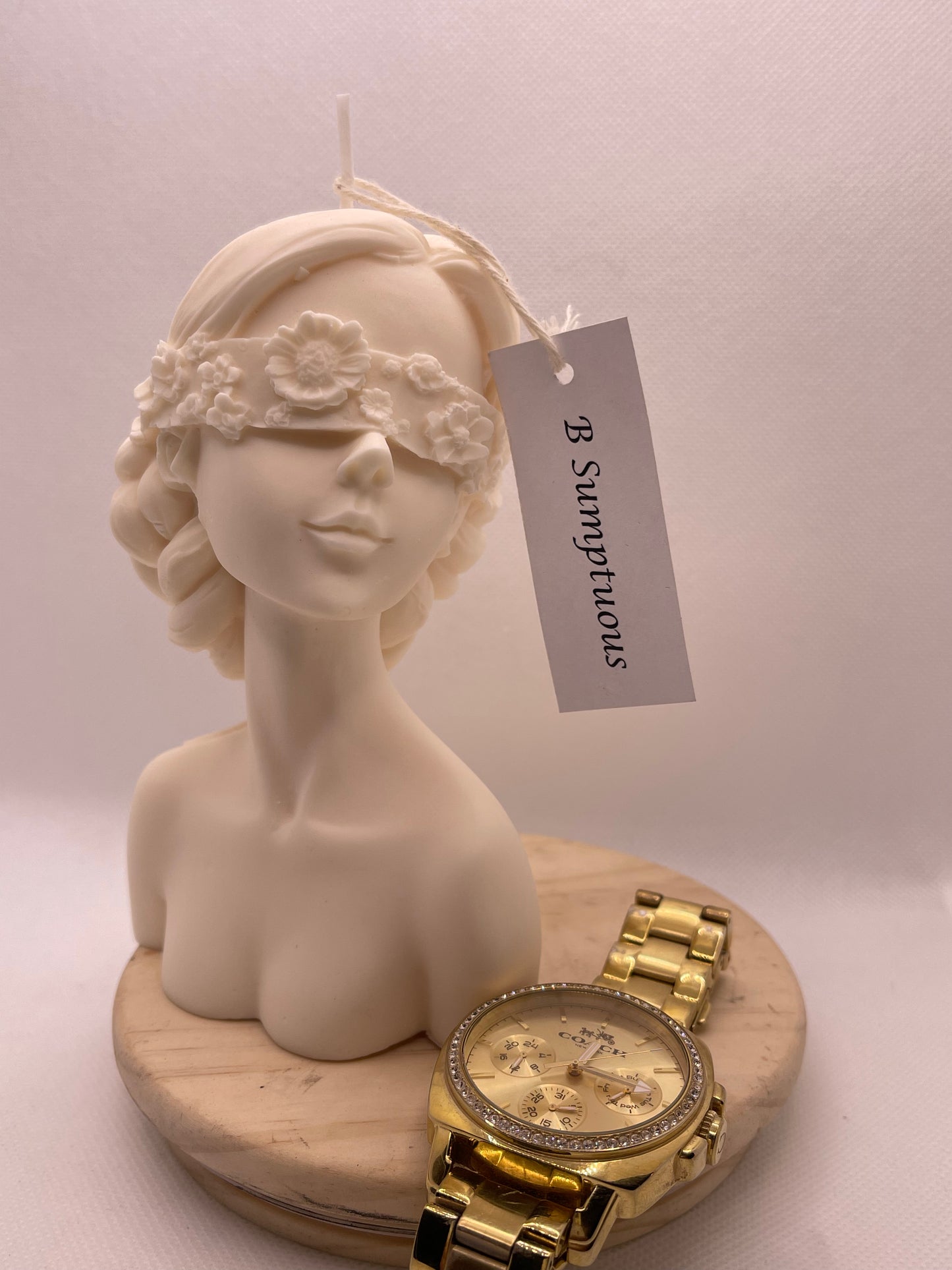 La Belle (Blind Folded)