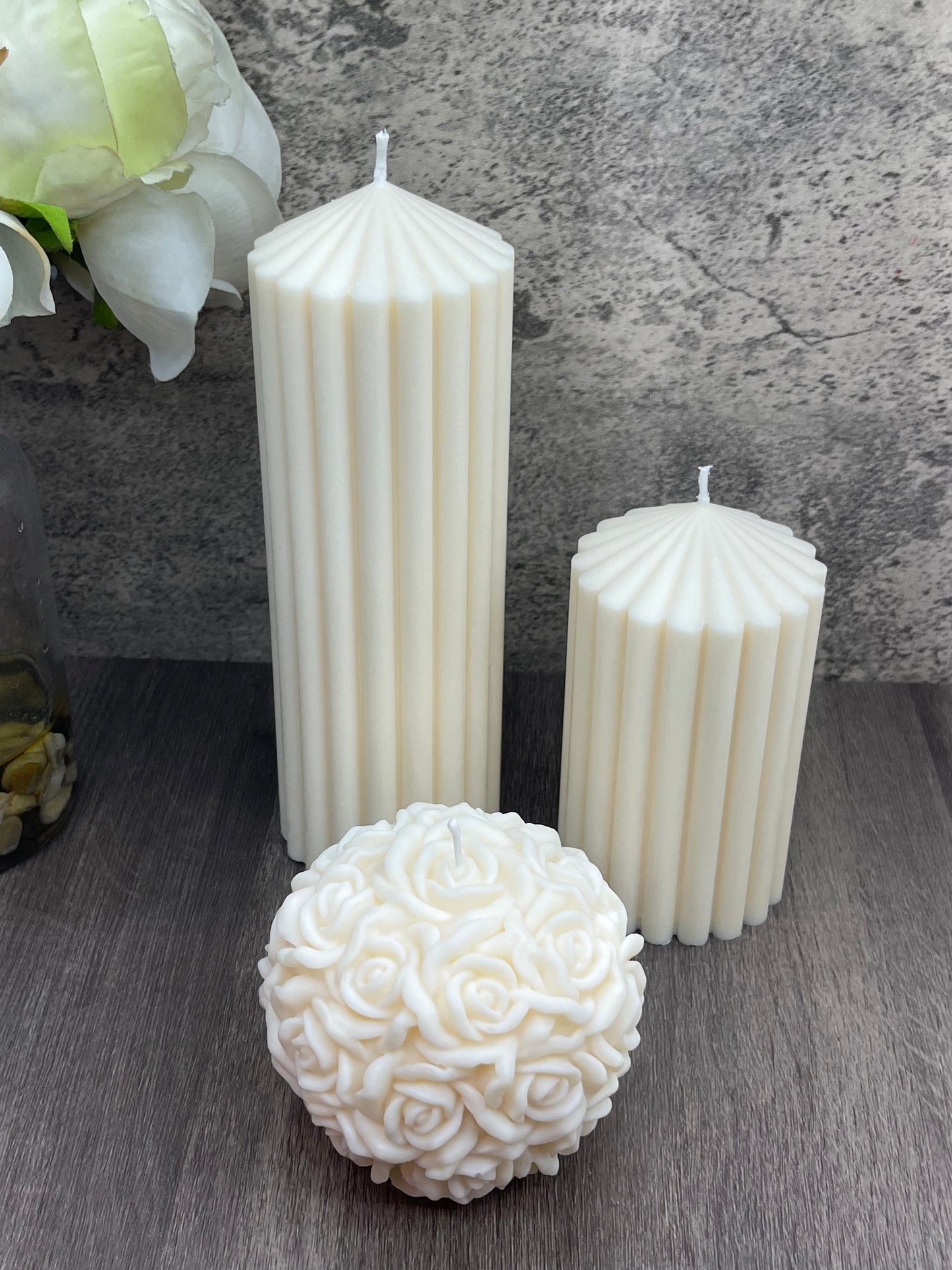 Modern Ribbed Pillar